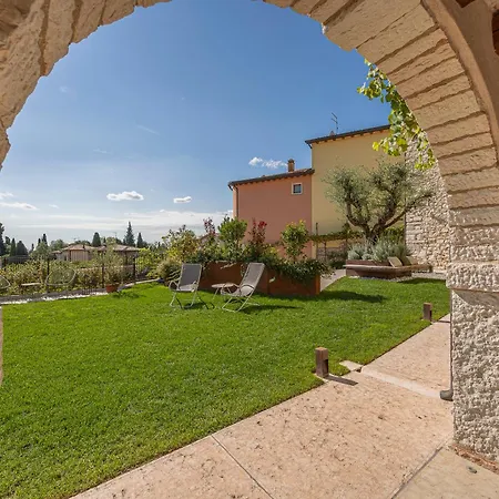 Гостевой дом Corte Formigar Сант-Амброджо-ди-Вальполичелла